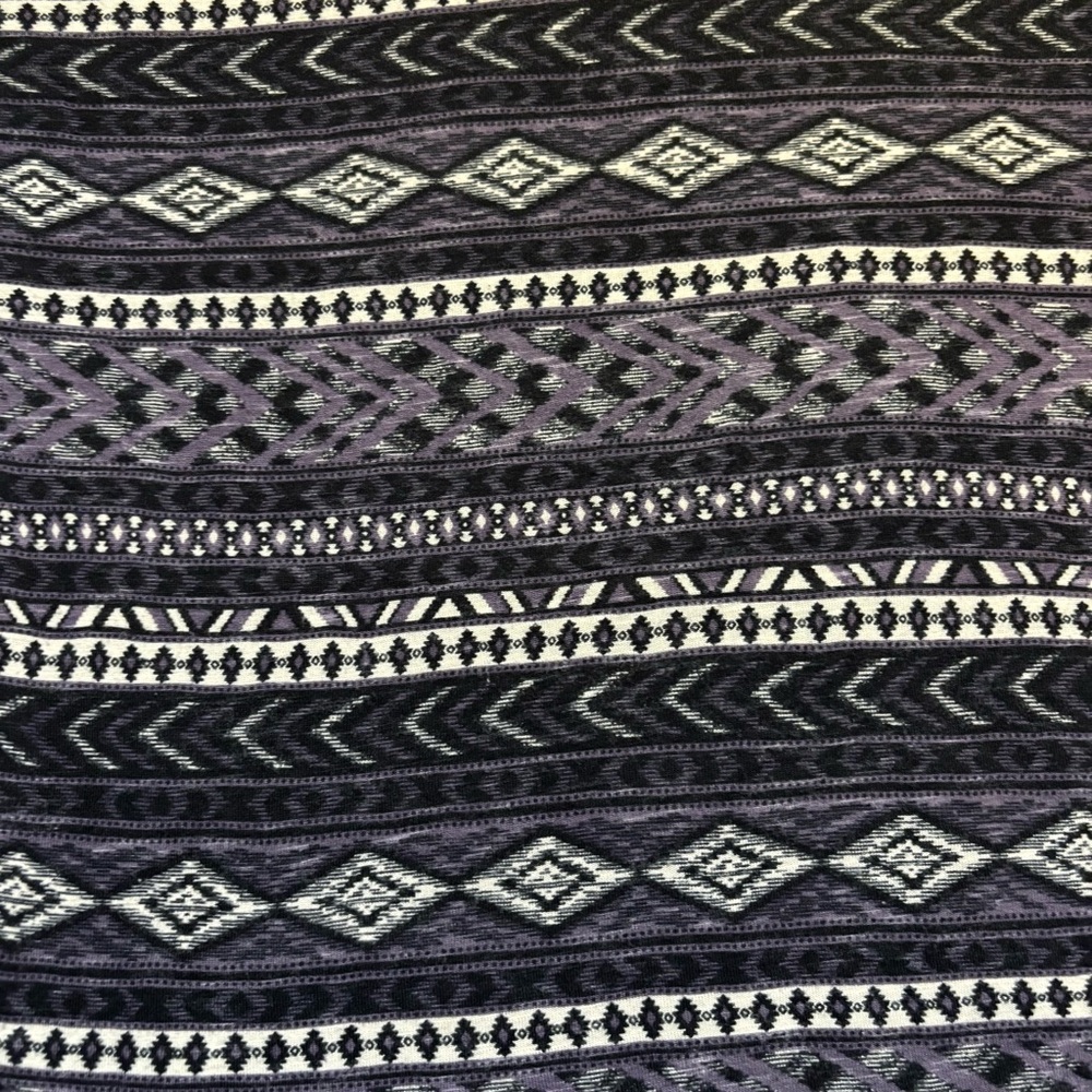 Forever 21 Top Medium Black Gray White Geometric Aztec Tribal Long Sleeves Soft - Picture 9 of 13